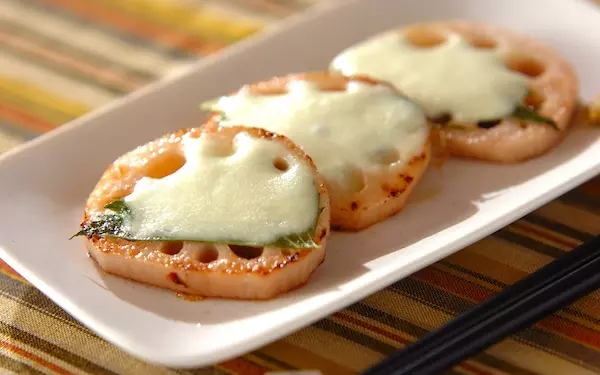 香ばしくて美味しい！　簡単に作れるレンコンステーキ