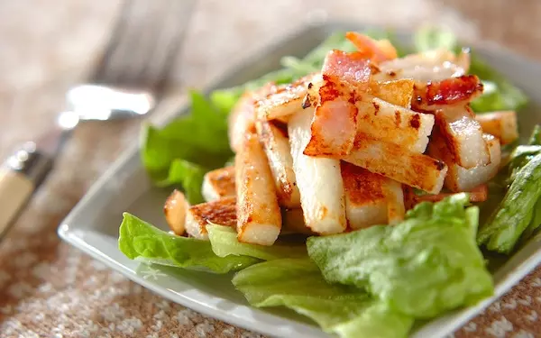 子どもにも大人気、ホクホク食感の長芋とベーコンのソテー