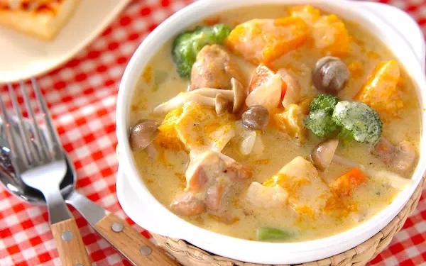 カボチャがとろける、具だくさんのパンプキンシチュー