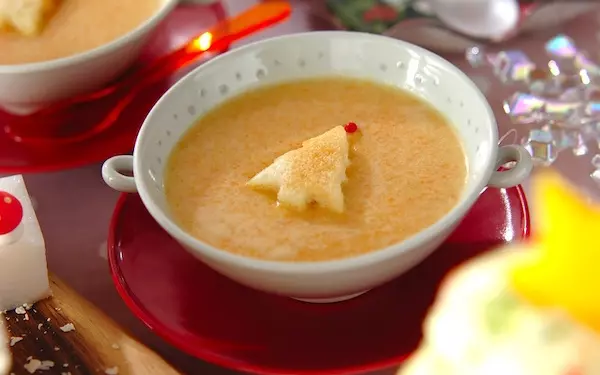 子どもでも飲みやすい、クリスマスつぶつぶニンジンポタージュ