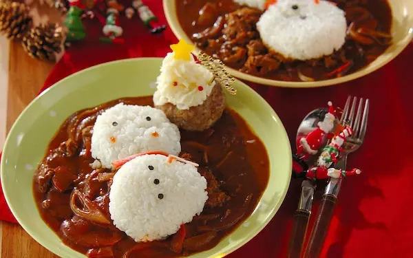 かわいくアレンジ、電子レンジで作るクリスマスカレー