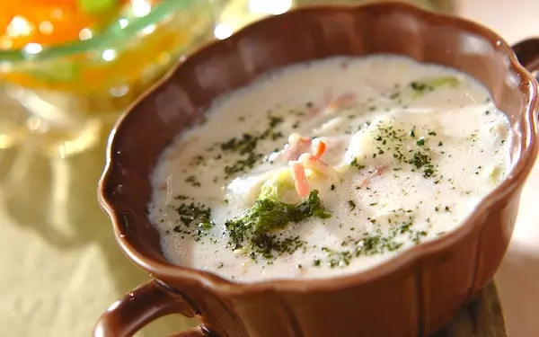 ベーコンの旨味たっぷり! 白菜のミルク煮