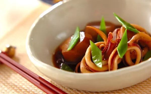 簡単で美味しい！　里芋とやわらかイカの煮物