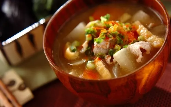 食材の旨味がギュッと詰まった「豚汁」