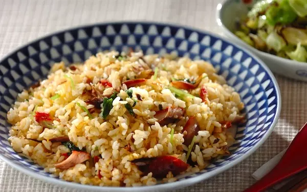 手に入ったみりん干しで作れる、魚の旨味たっぷりな「みりん干しチャーハン」