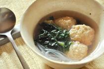 春本番。農家さんから届くフレッシュグリーンの葉物や豆類が、新緑の季節を感じさせてくれます。<br />どの野菜もみずみずしくて柔らかく、ほろ苦い。