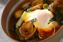 アサリのうまみがぎゅっと凝縮されたスープの「アサリのキムチチゲ」。<br />アサリは通年流通していますが、3月～6月と9月～10月の2回旬の時期が2回あります。<br />身がぷっくりしていて美味しいアサリはミネラル成分の「亜鉛」が豊富。