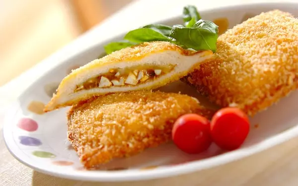 カレーに一手間加えるだけで完成！　簡単カレーパン