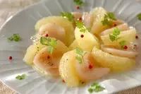 並べて冷やすだけ！ レストランみたいな「グレープフルーツとホタテのカルパッチョ」