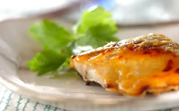 みそに漬け込む必要がない、簡単に作れる「サワラのみそ焼き」