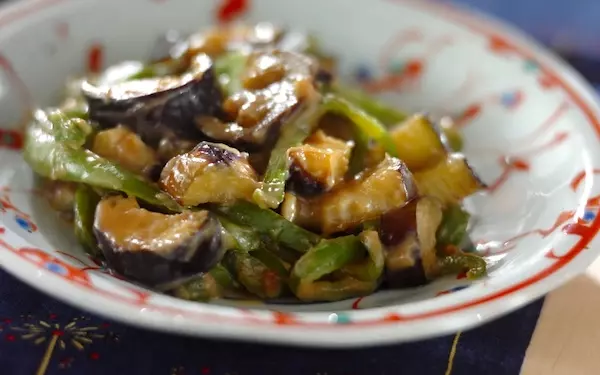 ご飯がもりもり進む！　冷やして食べても美味しい「ナスのみそ炒め」