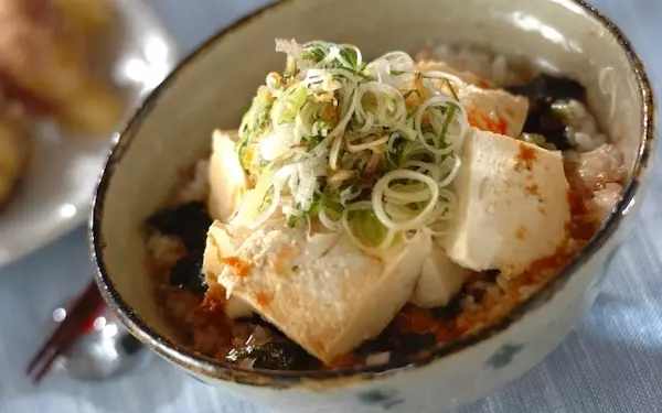 火を使わず、和えるだけ！ 薬味たっぷり「ネギ奴丼」