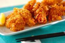 ヘルシーで安価な鶏のむね肉はいつだって家庭の味方。<br />鶏むね肉のレシピは無限大ですが、その中でも、暑くなってきた夏にぴったりな、ビールのお供に最高に合う簡単で美味しい鶏むね肉レシピをご紹介します！