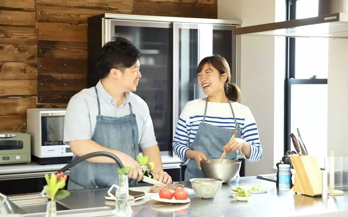 観ているだけでお腹が空く！E・レシピ動画「料理家のキッチン」に大人気の夫婦料理家が登場