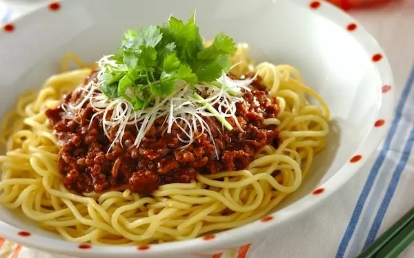 簡単に作れる肉味噌は作り置きにも最適! 一石二鳥な「ジャージャー麺」