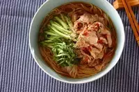 夏バテにおすすめ！梅ダレで和えた豚肉が爽やか　「梅の豚しゃぶ素麺」