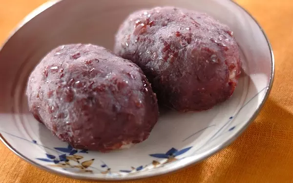 【となりのトトロ】カンタのおばあちゃんが引越し祝いにくれた「おはぎ」