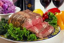 弱い熱でじっくり火を通す、低温調理をしたことがありますか？<br /><br />「温度の管理や時間がかかって難しそう。」そんな印象もありますよね。<br />手間がかかりそうな低温調理が、炊飯器でできるとしたらどうでしょうか。<br />やってみたくありませんか？<br /><br />今回は炊飯器で手軽にできる方法と、注意点を載せていきます。