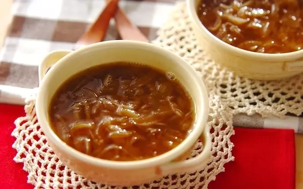 タマネギを炒める必要なし! レンジで簡単「本格オニオンスープ」