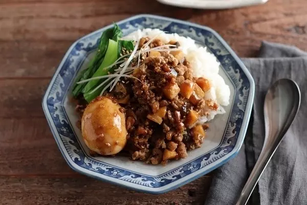 台湾そぼろルーローハン