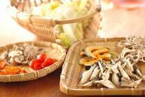 空気が一気に秋めいてきた今日この頃。みなさんいかがお過ごしですか？<br />こんにちは、梅マイスターの豊島です。<br />これからの季節は、だんだん日照時間も少なくなりますが、太陽のパワーがまだあるうちに是非作っていただきたいのが、今回ご紹介する「干し野菜」。