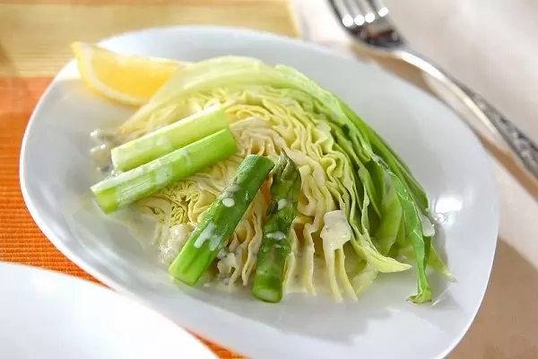 キャベツの温サラダチーズソース