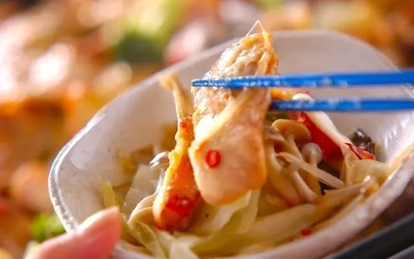 ホットプレートで簡単に作れる！　家族みんなが喜ぶ「秋鮭のちゃんちゃん焼き」