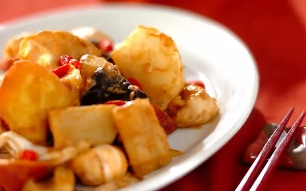 こっくり滋味深い味わい、ささ身と秋野菜の「ゴマみそ炒め」