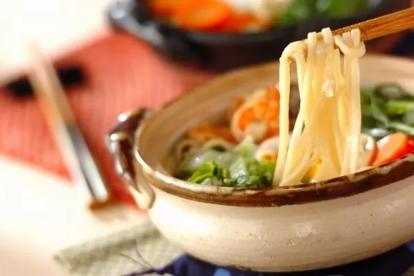 ゆで鶏スープで煮込みうどん