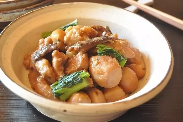 蒸して簡単！　鶏肉と里芋の煮物