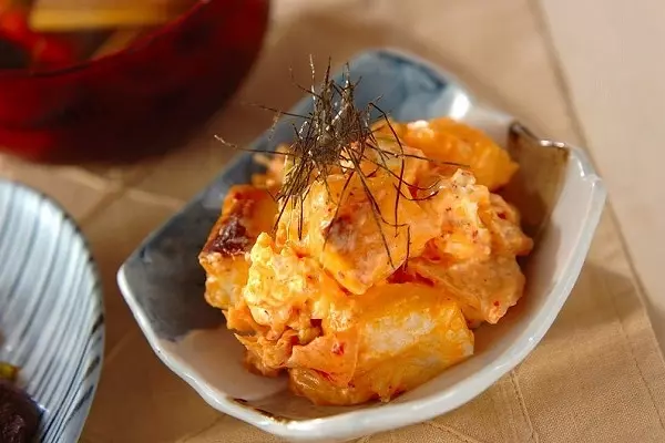 焼き餅のキムチマヨ和え