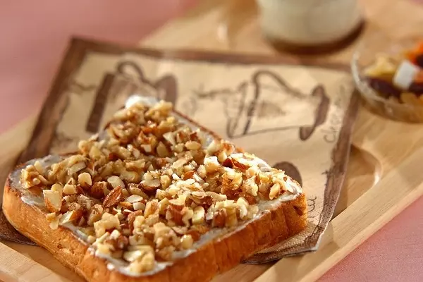 ナッツのハニートースト