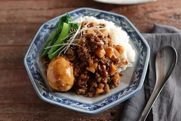 台湾そぼろルーローハン