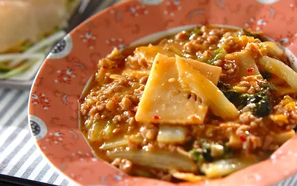 豆板醤のピリッとした辛さがたまらない、やみつきになる「マーボー白菜」