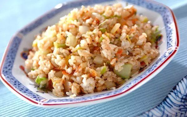 シャキシャキ食感を楽しめる、簡単に作れる「白菜チャーハン」