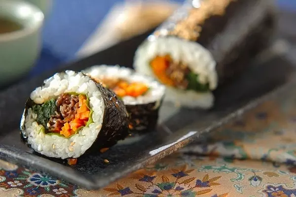 ゴマ油たっぷり韓国風のり巻き(キンパ)