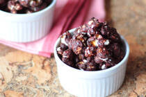 在宅ワークが増えている今、”間食が増えた”という方が多いそう。<br />みなさんはどんな間食(おやつ)を召し上がっていますか？<br />たとえば私が栄養士目線でおすすめする間食のひとつに、ポップコーンがあります。