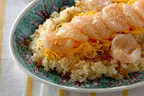 シンプルに。ホタテの中華風ちらし寿司