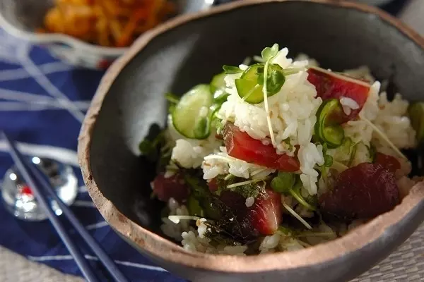 漬けカツオ寿司