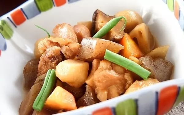 作り方を覚えておいて損なし、肉と野菜でバランスが良い「筑前煮」