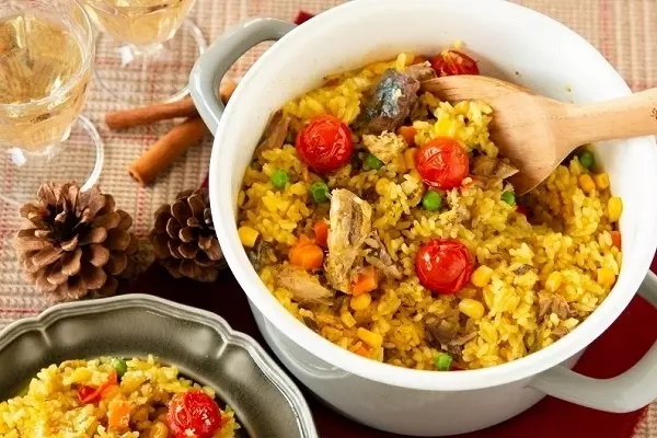 さば缶とトマトのカレー炊き込みピラフ