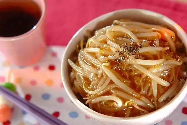 モヤシのあんかけ丼