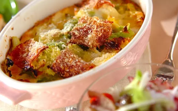 キャベツ半玉を消費できる、パンとの相性バツグンな「春キャベツのクリーム焼き」