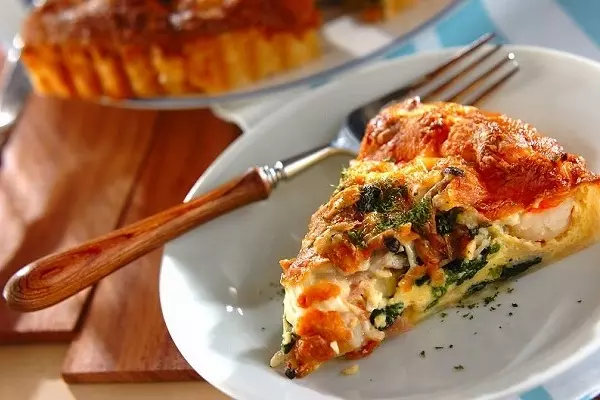 エビとホウレン草のキッシュ