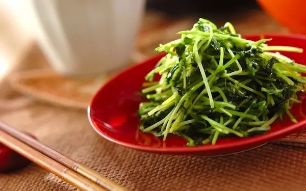 ヘルシー&簡単&美味しいの三拍子が揃った、中華仕立ての「豆苗の炒めもの」