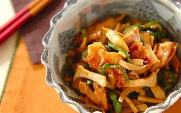 定期的に食べたくなる一皿、豊かな風味を堪能できる「エリンギと鶏肉のみそ炒め」