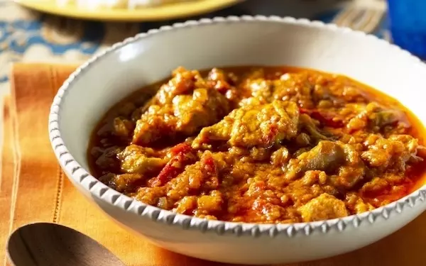 初心者にオススメ、スパイス3つで作る本格的な「チキンカレー」