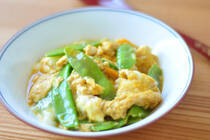 芽吹きの季節である春は、旬の食材が豊富です。とくに春野菜はみずみずしくておいしいですよね。<br />さて、その中でも意外な地味野菜にビタミンCが多く含まれているのですが…、その野菜はなんでしょうか？