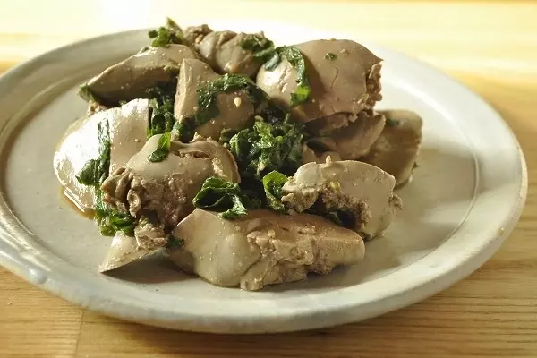 ゆでレバーの大葉和え