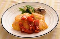 夏本番になってきましたね。薄着の季節はまだまだ続くので、二の腕や足のラインが気になるところ。引き締めるために筋トレは有効ですが、スリムボディを目指すなら、食事の見直しは必須です。